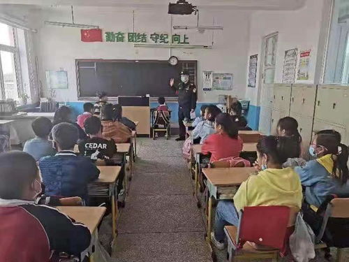 大連鐵路公安深入開展學(xué)習(xí)教育 踐行為民服務(wù)初心